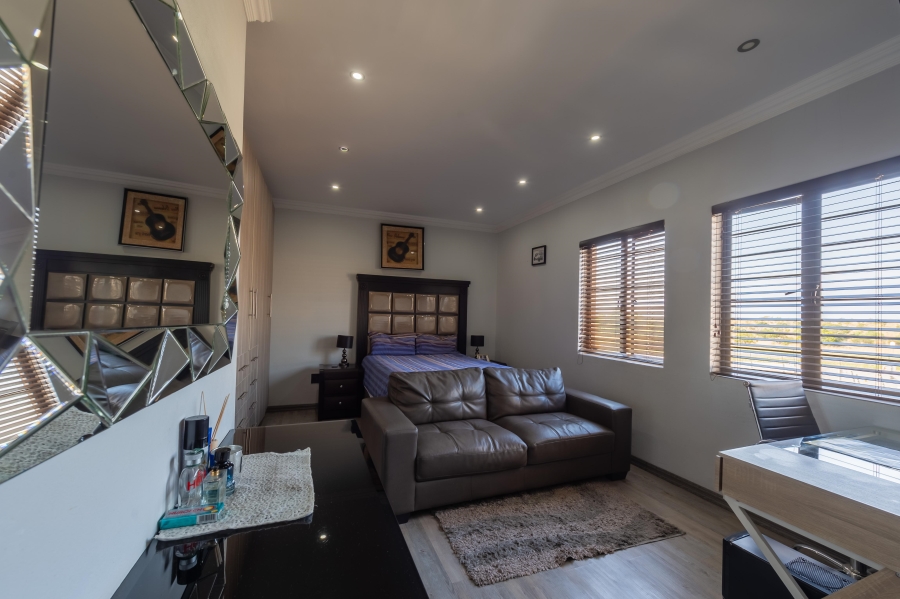 4 Bedroom Property for Sale in Geelhoutpark North West